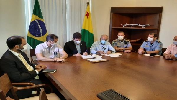 No Palácio, Gladson e Bocalom assinam convênio na área de segurança pública e reafirmam parcerias